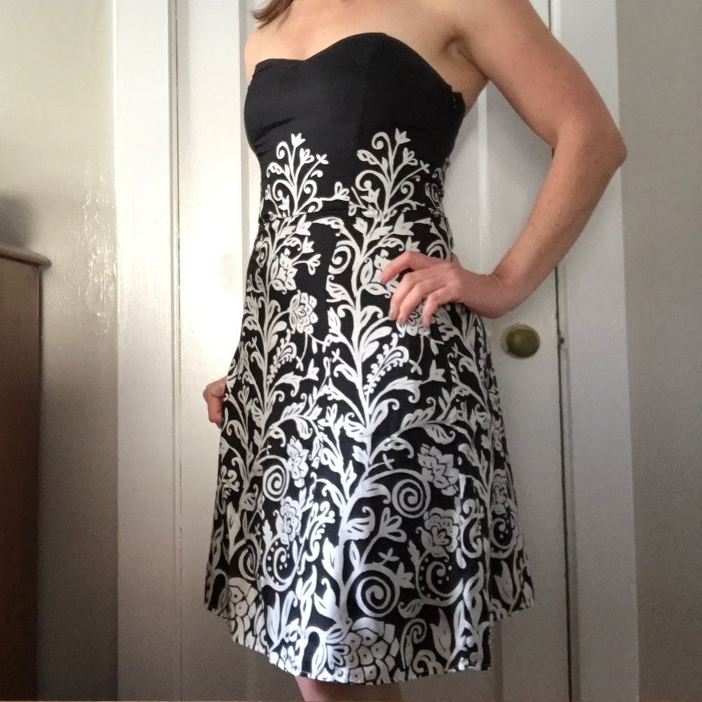 Strapless black & white floral cocktail dress